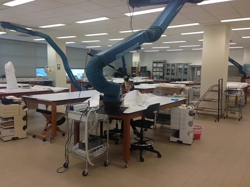 Il tempo sospeso: dentro i laboratori dove le opere d'arte tornano a vivere